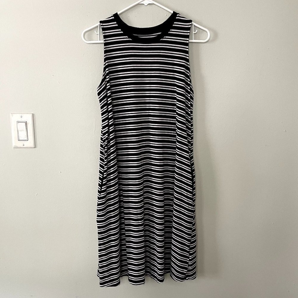Time&Tru black white striped sleeveless‎ crewneck summer dress sleeves rayon